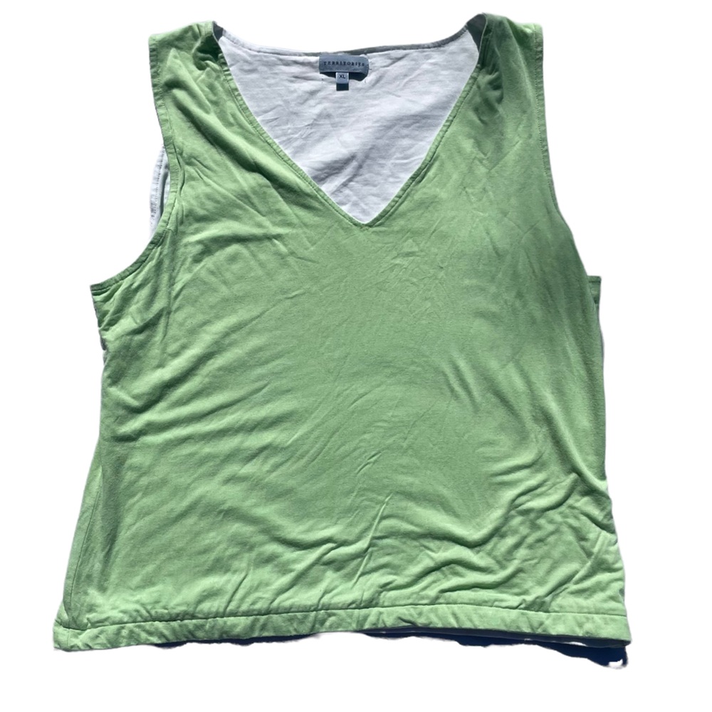Territories Tank Top Womans XL Green Sleeveless Soft V Neck